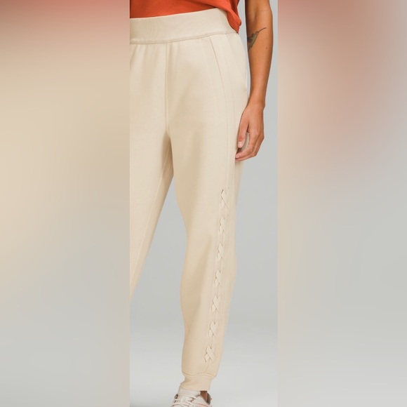 NWT Lululemon Braided Detail HR Joggers Size 6 Cream Color - Picture 2 of 16